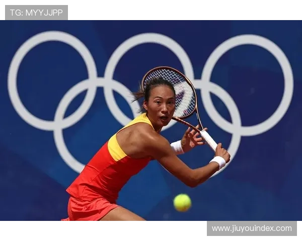 中国网球“一姐”郑钦文走红，真性情表现获赞“女王范”